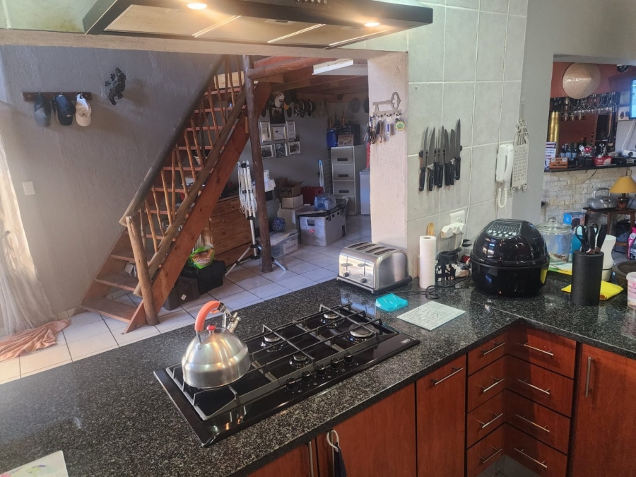 To Let 4 Bedroom Property for Rent in Pellissier Free State